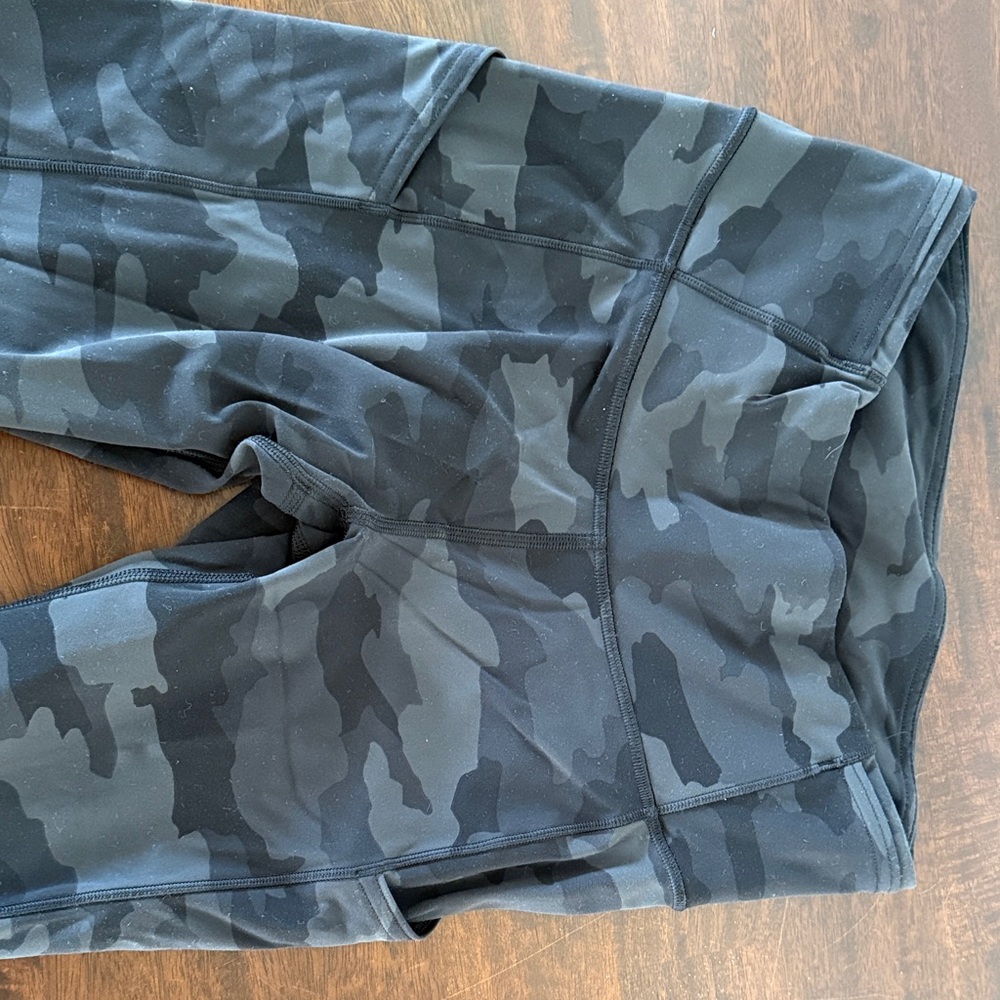 Lululemon Black Camouflage Leggings - Picture 4 of 5